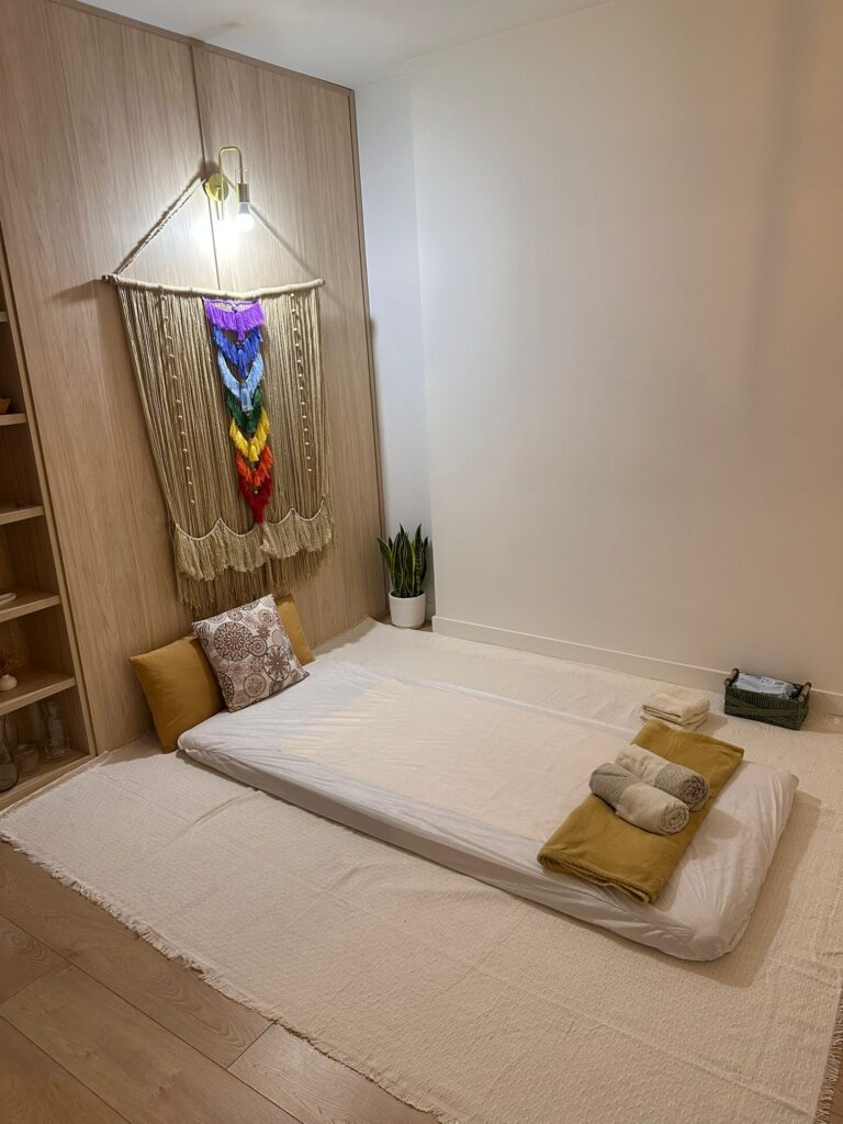 sala de tantra terapeutico y bienestar emocional y fisico