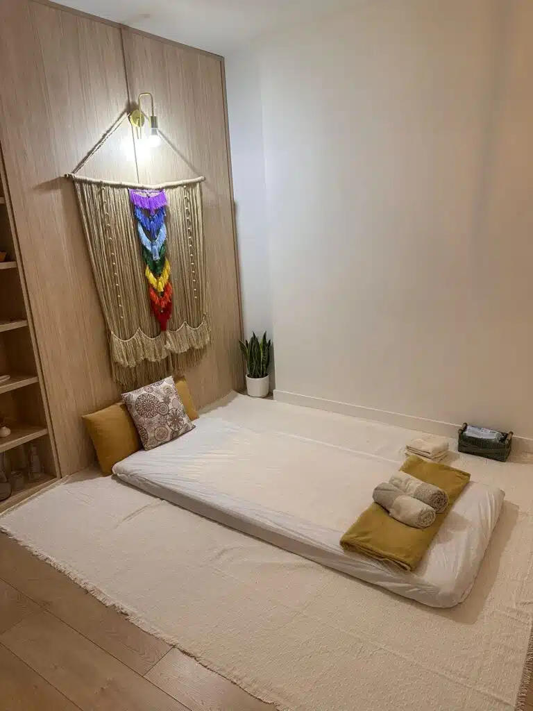 sala de tantra terapeutico y bienestar emocional y fisico